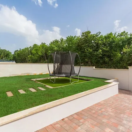 Prenci Private Pool * Tinjan