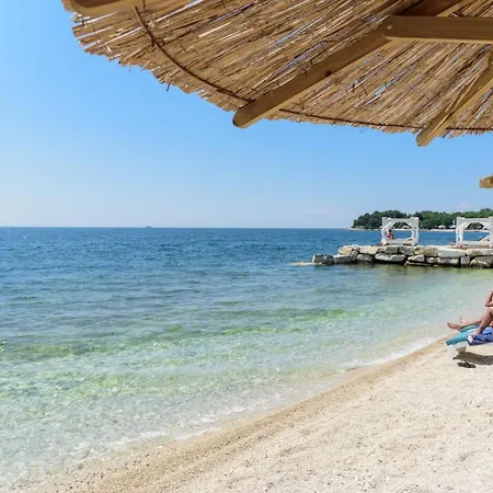 Prenci Private Pool * Tinjan