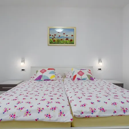 Prenci Private Pool فيلة Tinjan