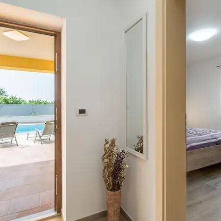 Prenci Private Pool * Tinjan