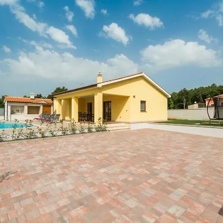 Prenci Private Pool فيلة *