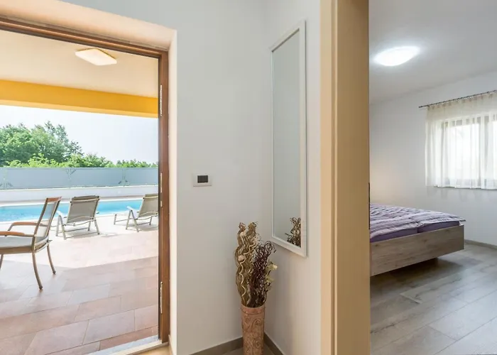 Prenci Private Pool * Tinjan